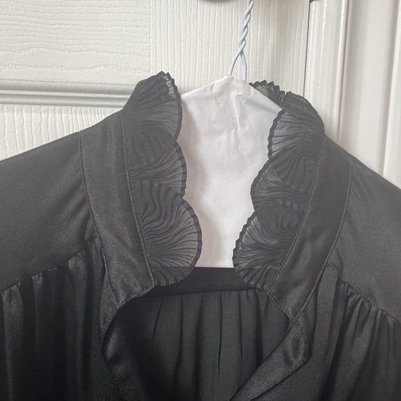 Diane Von Furstenberg blouse - Picture 2 of 6